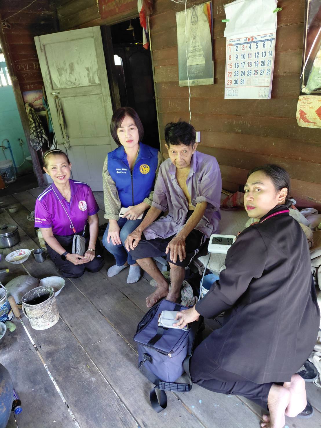 ศจพ.อ.ปากเกร็ด บูรณาการหน่วยงานลงพื้นที่ติดตามช่วยเหลือครัวเรือนเป้าหมาย