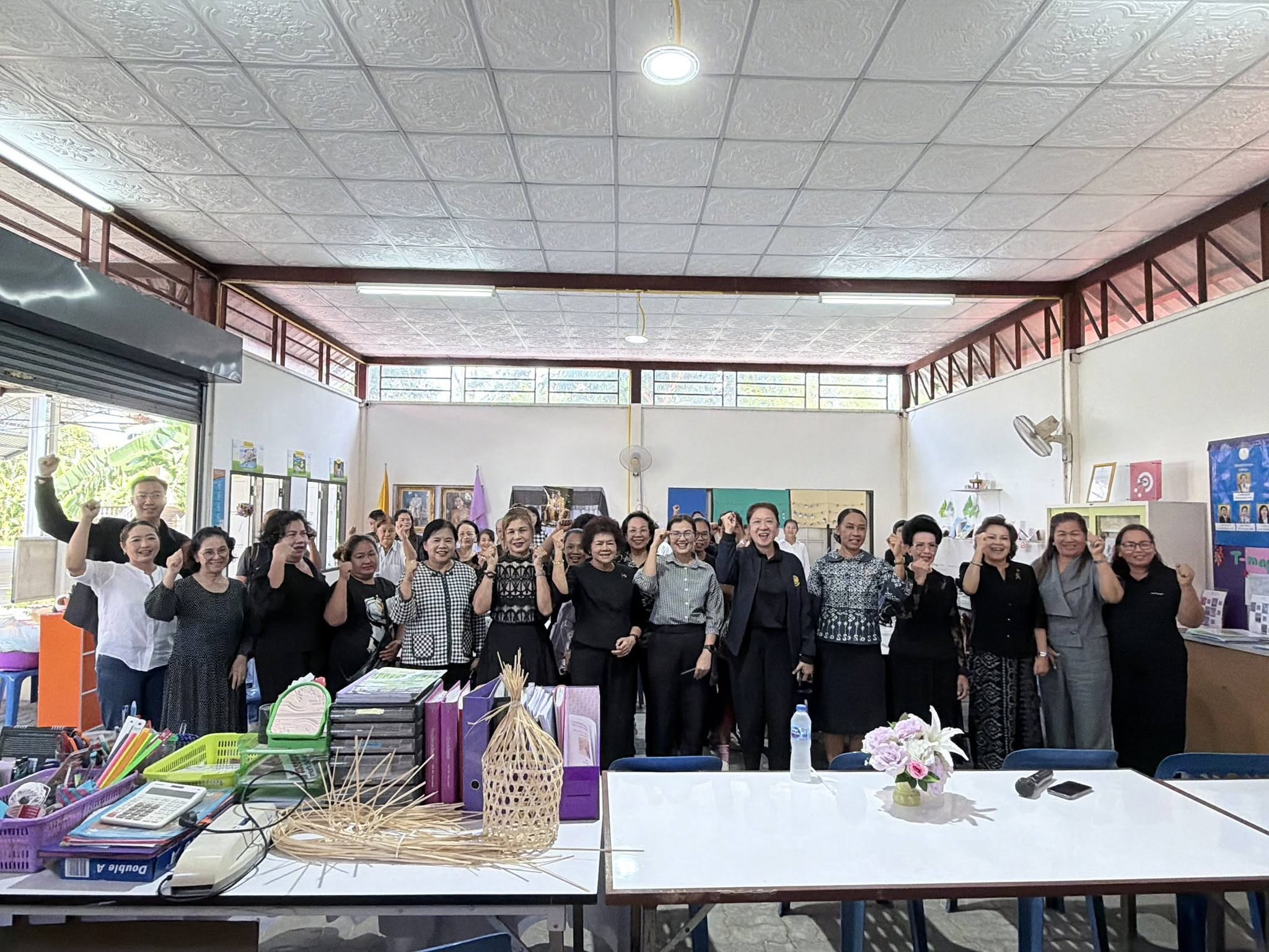 สพอ.ปากเกร็ด สนับสนุนโครงการ “พลังสตรีนนท์ สร้างอาชีพ สร้างชุมชน แก้จนด้วยวิถีพอเพียง” กิจกรรมที่ 1 : สตรีสร้างอาชีพเพิ่มรายได้