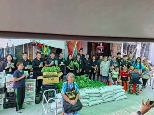 พช.ปากเกร็ด ร่วมขับเคลื่อนวิถีเศรษฐกิจพอเพียงลดรายจ่ายเพิ่มรายได้ให้ชุมชน @บ้านมั่นคงสามัคคี-ติวานนท์